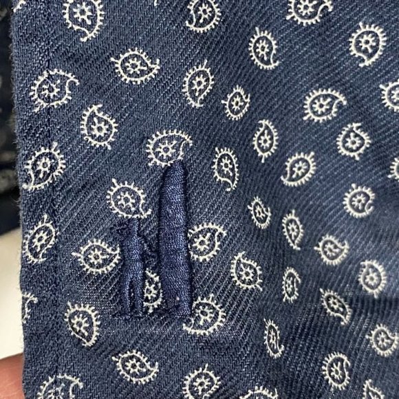 Johnnie-O Hangin Out Dixon Button-Down Paisley Print Shirt in Wake Men's Size M - Picture 5 of 8